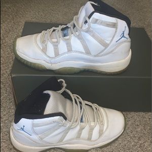 Jordan 11 Retro Legend Blue